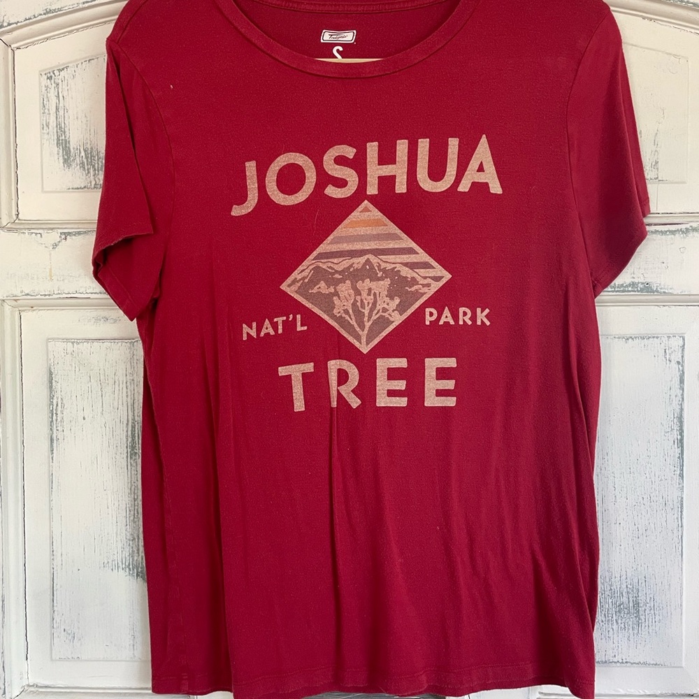 Joshua Tree Graphic Tee - Red